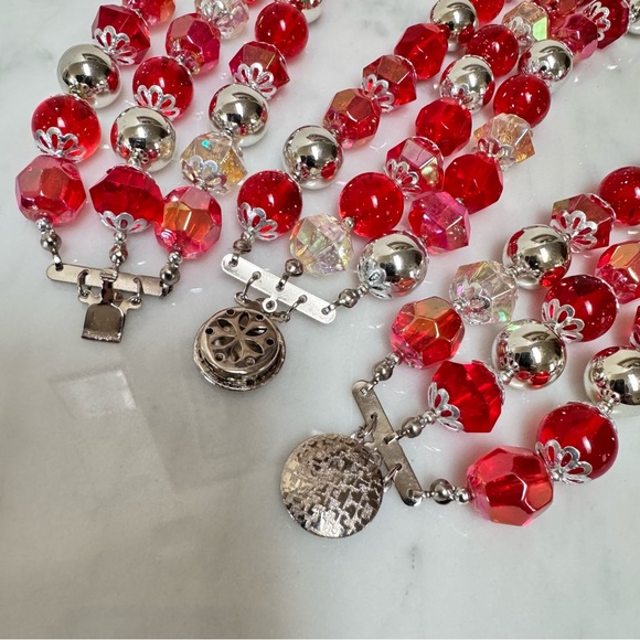 Vintage 3-Strand Bracelet Red Silver Round & Faceted Bead Round Button 8.75"L - Picture 8 of 11